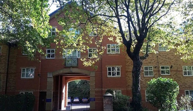 2 Bed Apartment Opposite Sefton Park