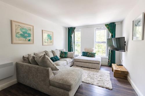 2 Bed Apartment West Hull Secure Parking suit Work or Leisure