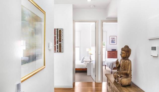 2-Bed Apartment with Parking & Balcony Near Trains