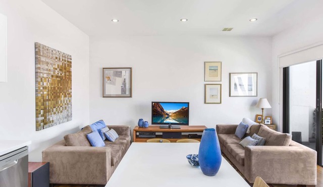 2-Bed Apartment with Parking & Balcony Near Trains