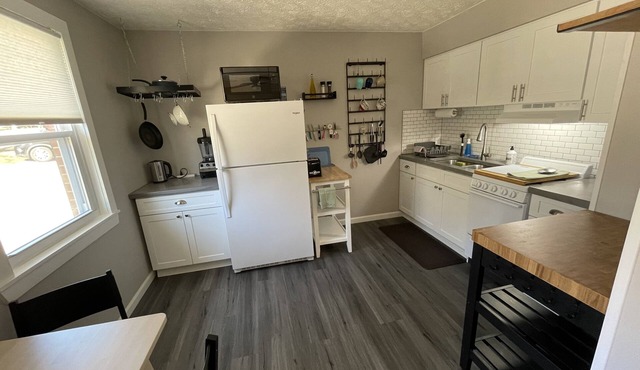 2 bed apt near historic downtown Newnan.