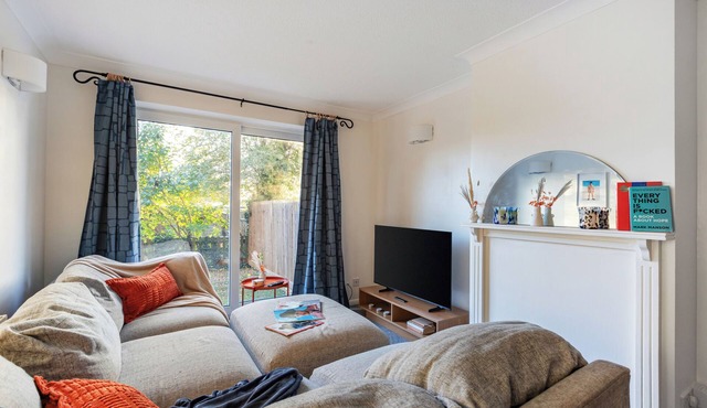 2-Bed Ashford Maisonette