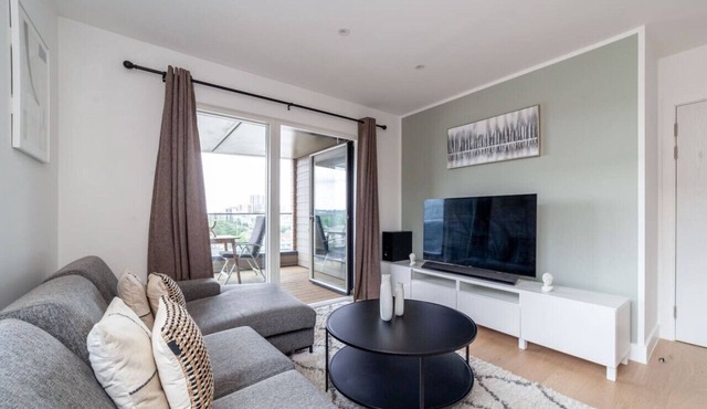 2 Bed Balcony Flat in Colindale