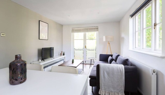 2 Bed Balcony Flat in Fulham