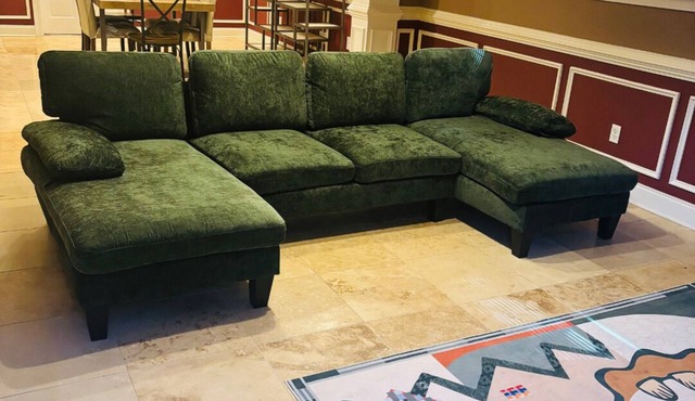 2 Bed Basement Apt in Upscale Gated Community By Stores, Restuarants, & Parks