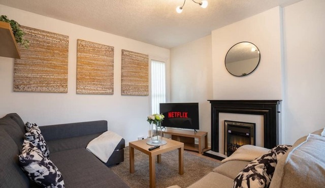 2 Bed Bungalow - Free Parking