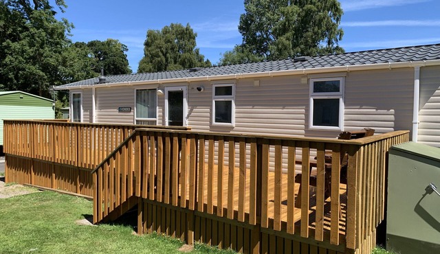 2 Bed Caravan - Sleeps 6 - Pets - River Teviot