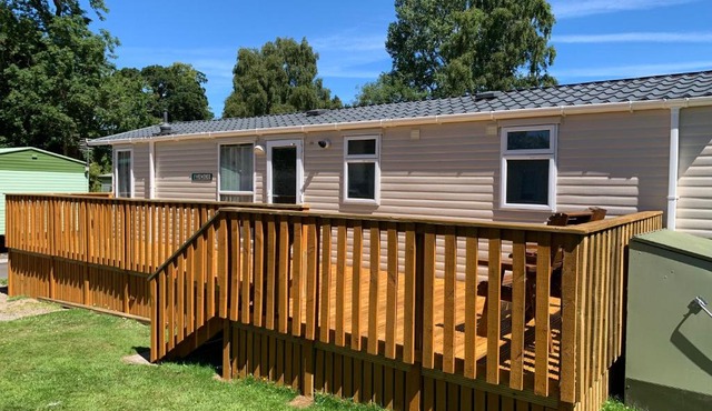 2 Bed Caravan - Sleeps 6 - Pets - River Teviot