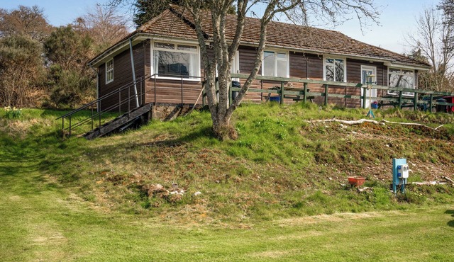 2 Bed Chalet - Sleeps 3 - River and mountain views