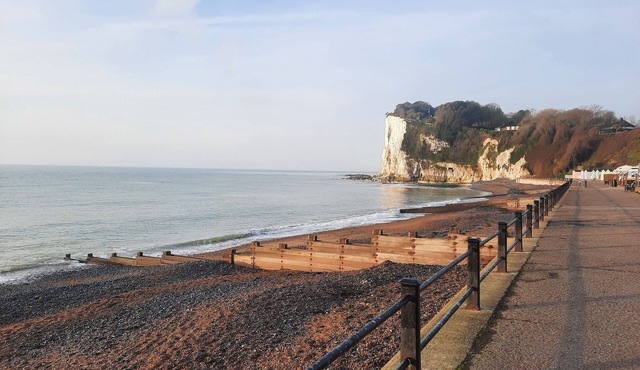 2 Bed Chalet, St Margaret's at Cliffe, South Coast