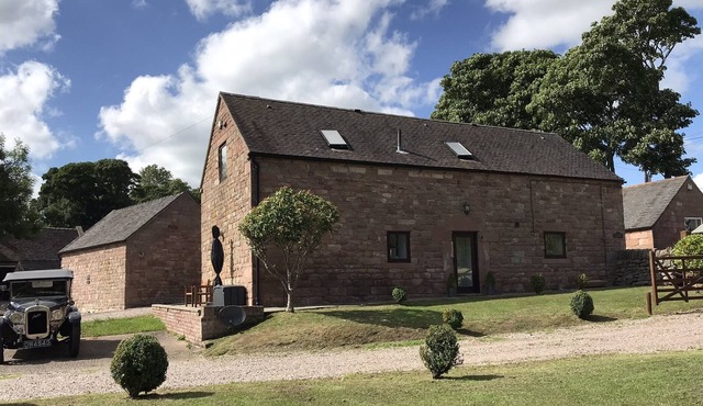 2 Bed Classy Peak Cottage Barn Alton Towers Polar Bears Peak District