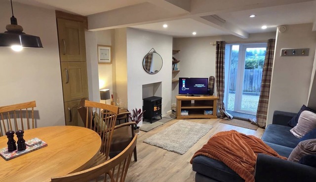 2 Bed Contractors Welcome Parking 3 Cars