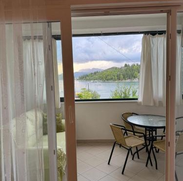 2 bed Comfy Gem: Functional, Ideal Location, Steps to the Beach