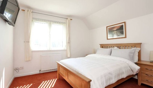 2-Bed Condo Best of Beach & City, FREE Parking!