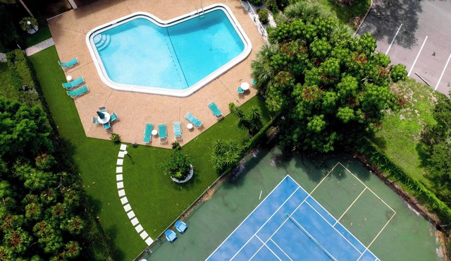 2 bed condo close to AMI with a spectacular lake view!