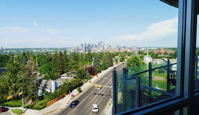 2 Bed Condo | Near DT, AC | Scenic Views