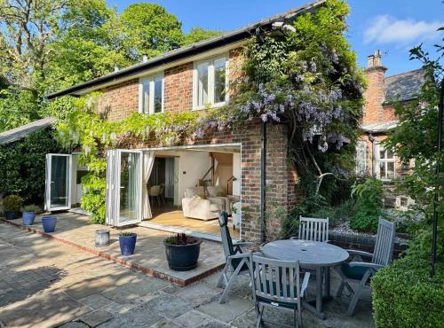 2-Bed Cottage Garden Views near the Peak District