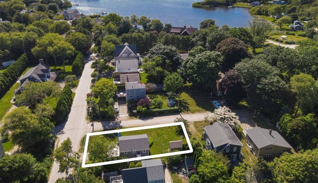 2-bed cottage, near Green Hill Beach, URI