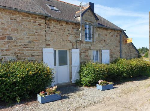 2 Bed Cottage Sleeps 5 with Pool and Pet Friendly