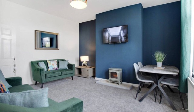 2 Bed Cottage with Garden & Stunning Field Views