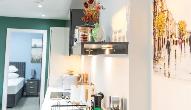 2 Bed Deluxe Apartment/Free Parking/Free WiFi