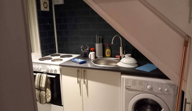 2 Bed Flat - Sleeps 3 - Parking - Wifi