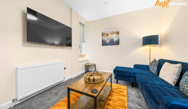 2 Bed Flat With Parking Sleeps 4 in Fife