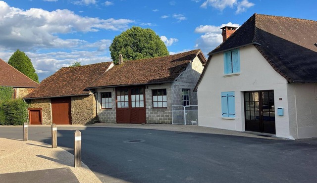 2 Bed Cottage-Sleeps 4-Garden-Fireplace-Pets