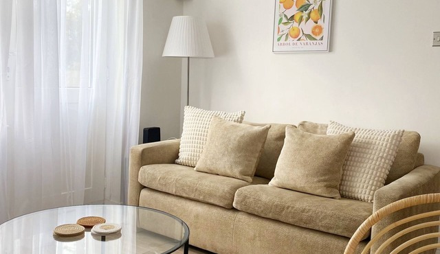 2 Bed Ground Floor, Boho Chic Garden Flat with Parking