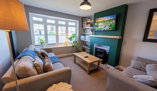 2 bed home in quiet Harrogate suburb