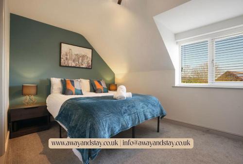 2-bed home with garden & drive, near Newark