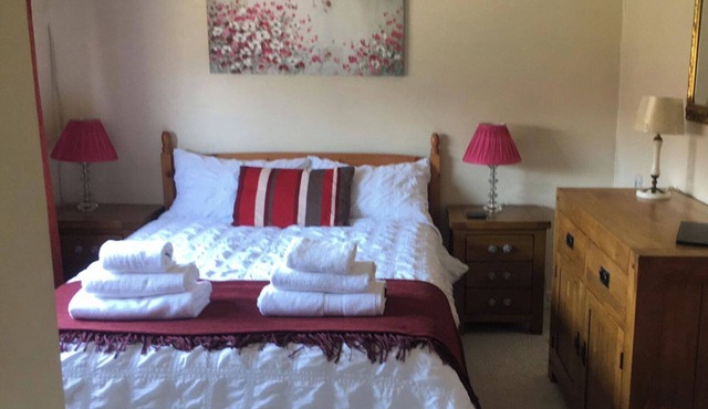 2-Bed House Sleeps 4 - Enclosed Garden - Tv & WiFi
