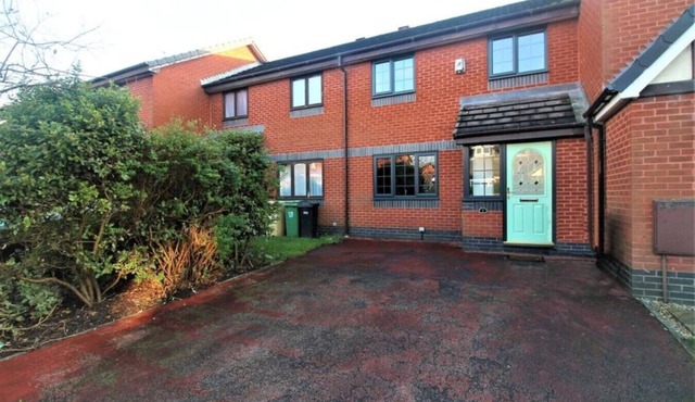 2 Bed House - Sleeps 4 - Pets - Garden - Parking