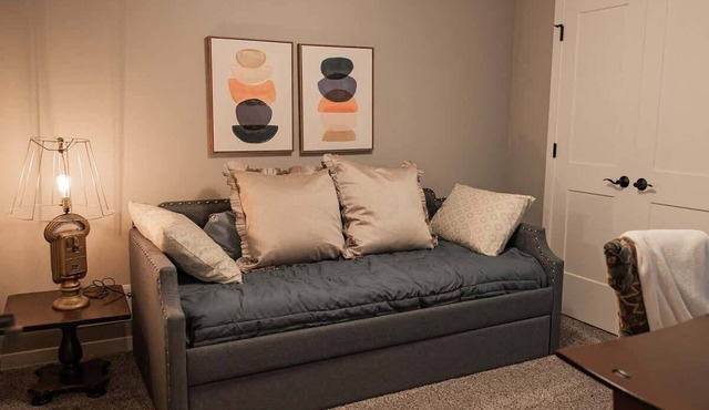 2 Bed house with Office and King Master Suite in Loves Park