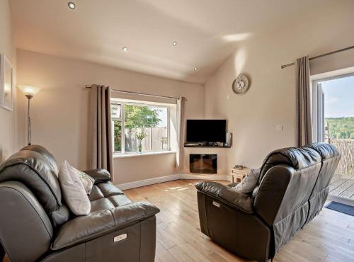 2 Bed in Blakeney 54765