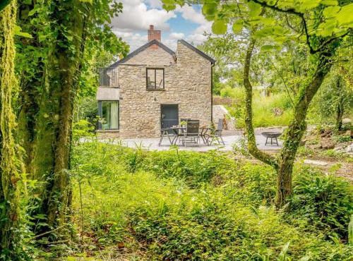 2 bed in Cowbridge 88000