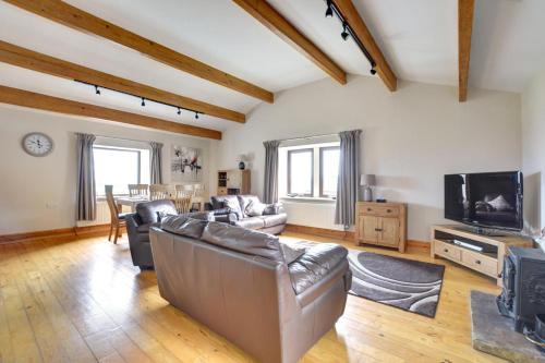 2 Bed in Cowling oc-ds238