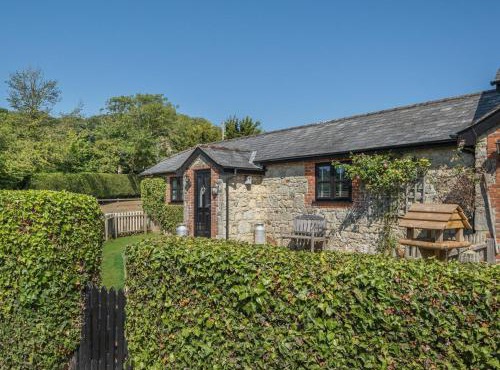 2 bed in Godshill IC085