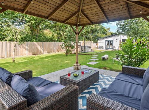 2 Bed in Hambledon 95357