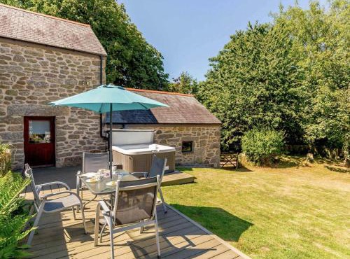 2 Bed in Lanlivery CHEST