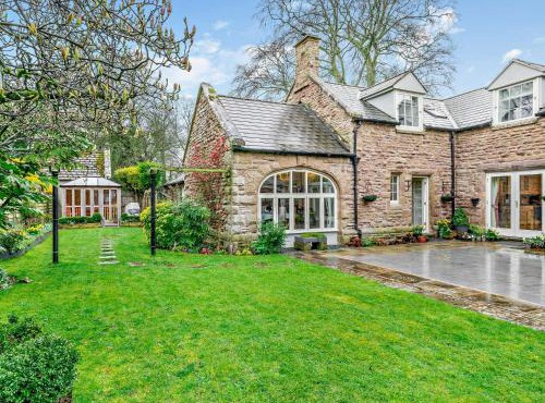 2 Bed in Pencombe 27478