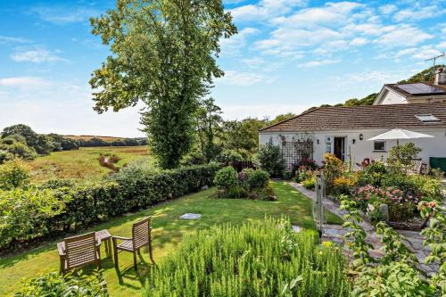 2 Bed in Ruan High Lanes oc-r29865