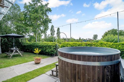 2 Bed in Thorney oc-r32363