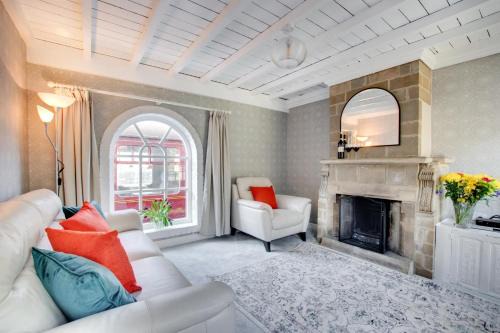 2 Bed in Whitby oc-wa032