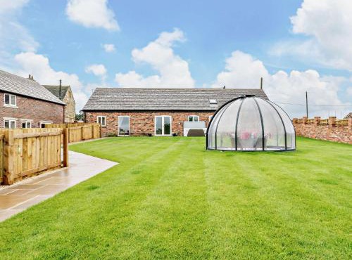 2 Bed in Wintersett 93235