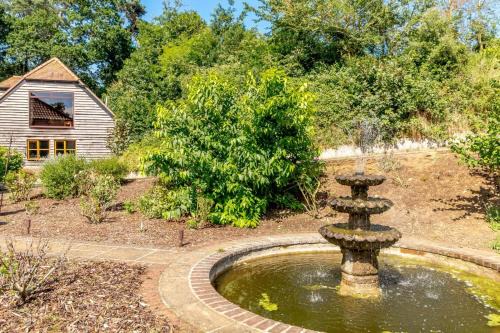 2 Bed in Woodbridge oc-vav