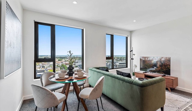 2-Bed Inner-City Pad with Pool,