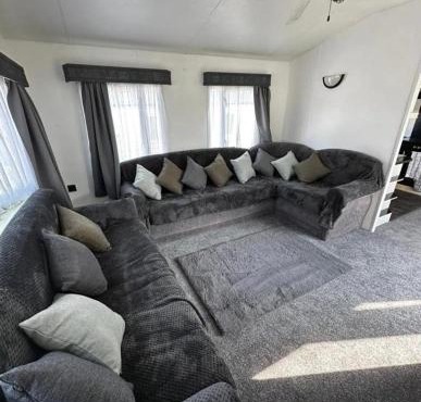 2 Bed Mobile Home Sea Views, Centre Field