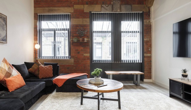 2 Bed New York Style Loft Duplex - Free Parking