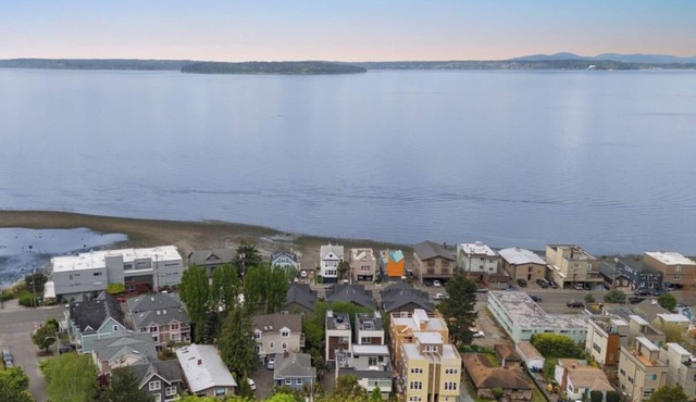 2-bed on Alki/Parking/14min to Stadium/Full kitchen